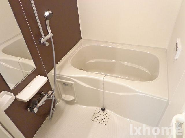 アルンドーインディカ　茨木の浴室