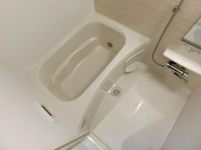 小平市小川西町５丁目の賃貸マンションの浴室|★追焚機能付きバスルーム★
