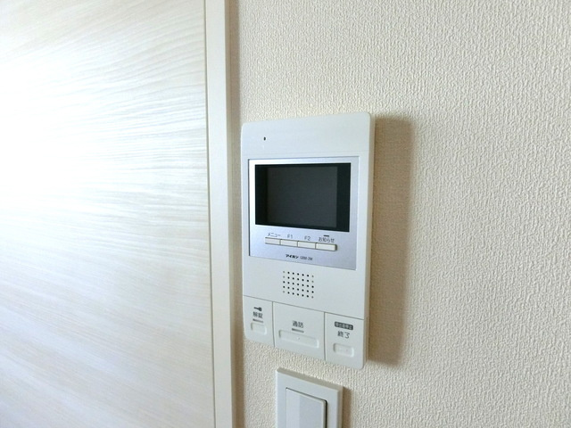 小平市小川西町５丁目の賃貸マンションのセキュリティ|★ＴＶモニター付きインターホン★