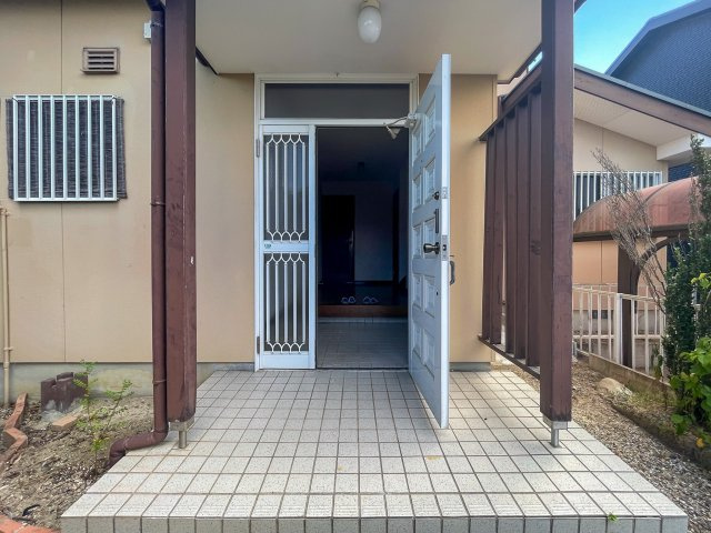 鈴鹿市稲生塩屋3丁目の玄関