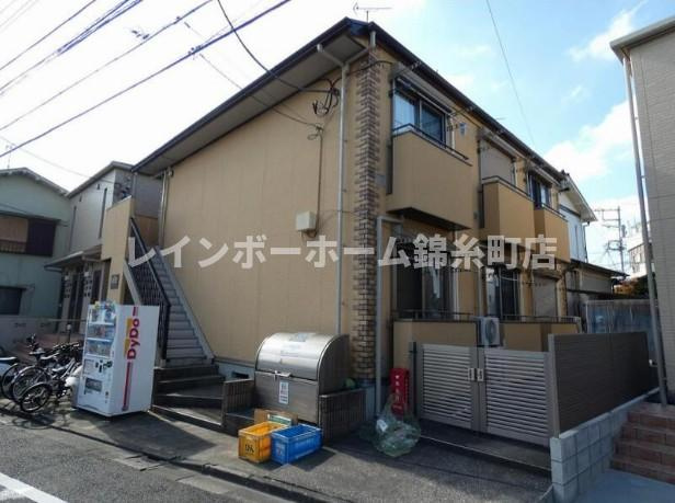 クローバー1番館の外観