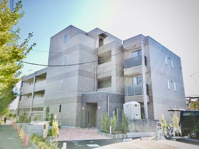 稲城市大丸の賃貸マンションの外観