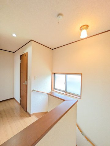 下浜田町戸建の居間・リビング