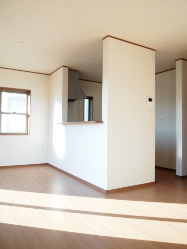 下浜田町戸建の居間・リビング