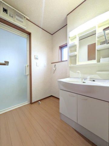 下浜田町戸建の洗面所