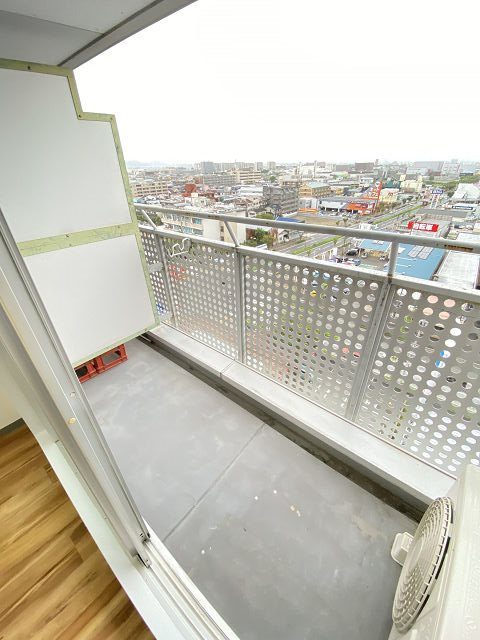 尼崎市名神町１丁目の賃貸マンションのバルコニー