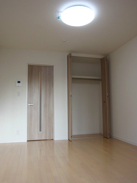 キャメル谷塚Ⅲ の居間・リビング