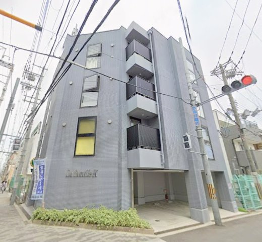 ラ　ファミーユ　ケイの外観