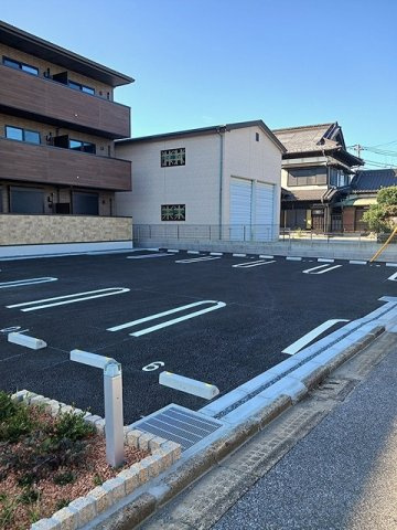 ルポン　ボヌールの駐車場|駐車場があるので、車を買う予定の方も安心です