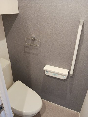 【トイレ】 | ルポン　ボヌール | 落ち着いた色調のトイレです