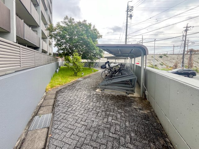 津市半田《オーラム南が丘ガーデン》の駐輪場