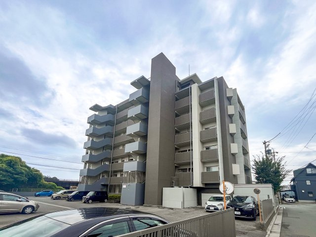 津市半田《オーラム南が丘ガーデン》の外観
