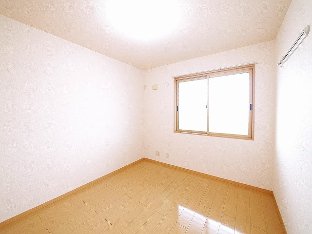 リビングタウン大和郡山の寝室|落ち着いて過ごせるお部屋なので、寝室にいかがでしょうか