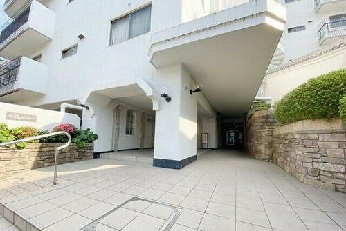 御殿山パレスのエントランス|エントランス■物件内覧・資金計画相談・住宅ローン相談、リフォーム相談、お問合せ受付中■
※当日・翌日のご内覧、ご相談はお電話でのお問合せがスムーズです！