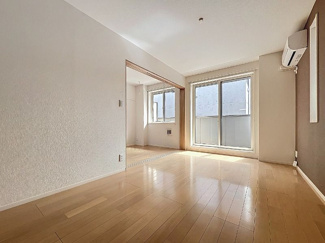 【居間・リビング】 | Bell Wood JⅡ | 他のお部屋の写真です