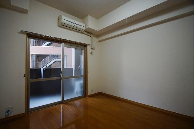 福岡市中央区渡辺通５丁目の賃貸マンションの居間・リビング|物件の画像3