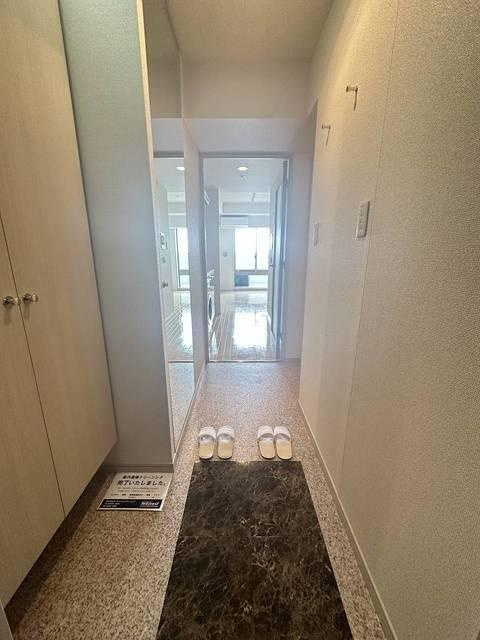 HF駒沢公園レジデンスTOWERの玄関