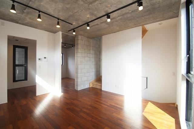 福岡市南区柳河内１丁目の一戸建ての居間・リビング|物件の画像3