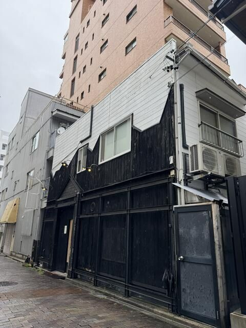 大曽根オズモール貸店舗の外観