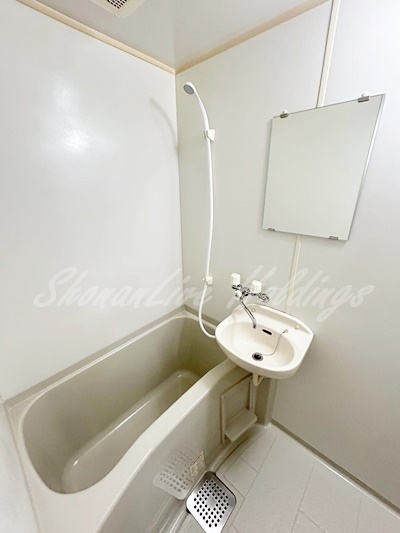 藤沢市弥勒寺１丁目のアパートの浴室
