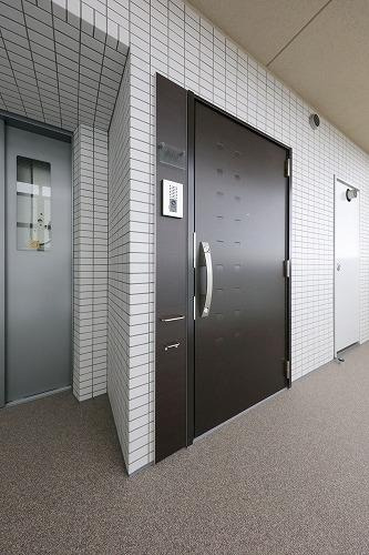 福岡市博多区東比恵３丁目の賃貸マンションの玄関|物件の画像6