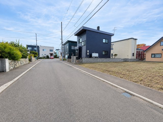 篠路8条2丁目　土地の前面道路含む現地写真|前面道路写真。北西側から撮影