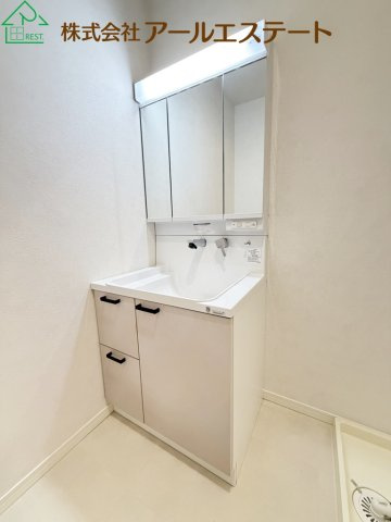 加古川市別府町新野辺　　山陽電鉄「別府駅」徒歩19分の居間・リビング