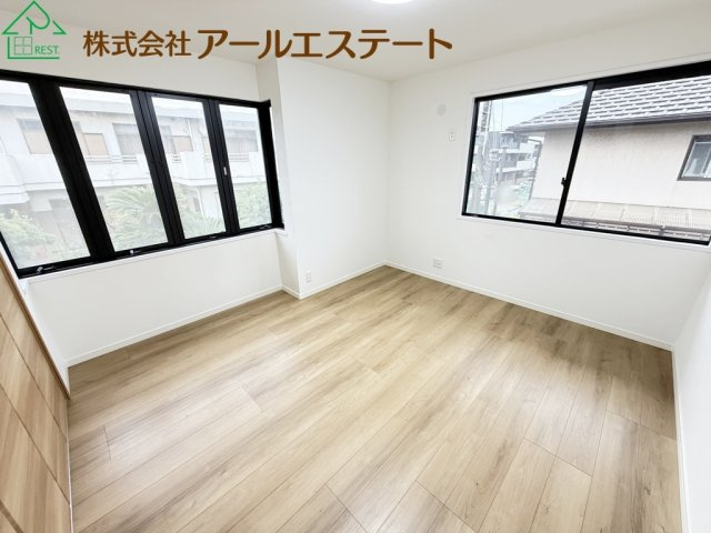加古川市別府町新野辺　　山陽電鉄「別府駅」徒歩19分の洋室