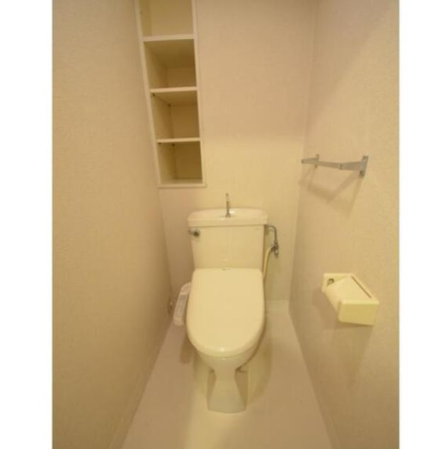 ストークメゾン業平のトイレ|コンパクトで使いやすいトイレです