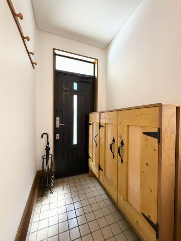 大田区仲六郷2丁目住宅の玄関|大田区仲六郷2丁目住宅