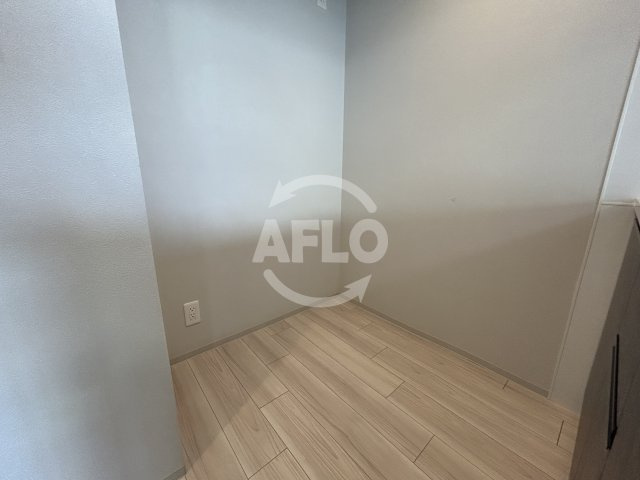 ソルテラスOSAKA塚本の内装|キッチン裏