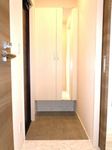 Little７番館の玄関