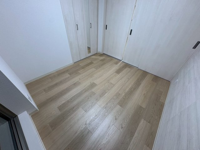 クレアール八戸ノ里の洋室