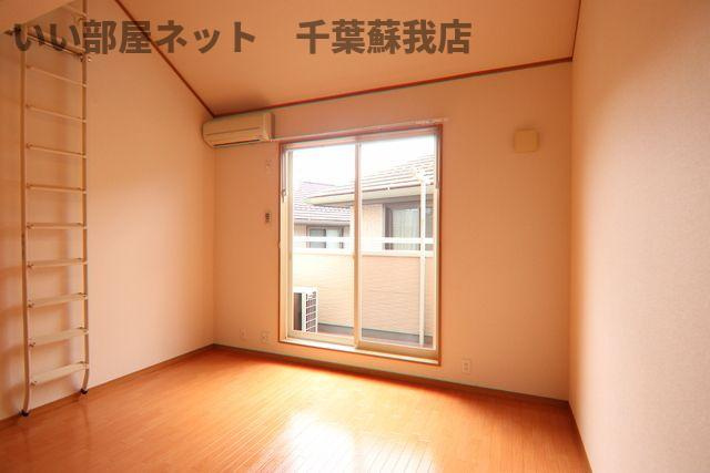 コンフォート宮崎台 の洋室|明るい洋室です