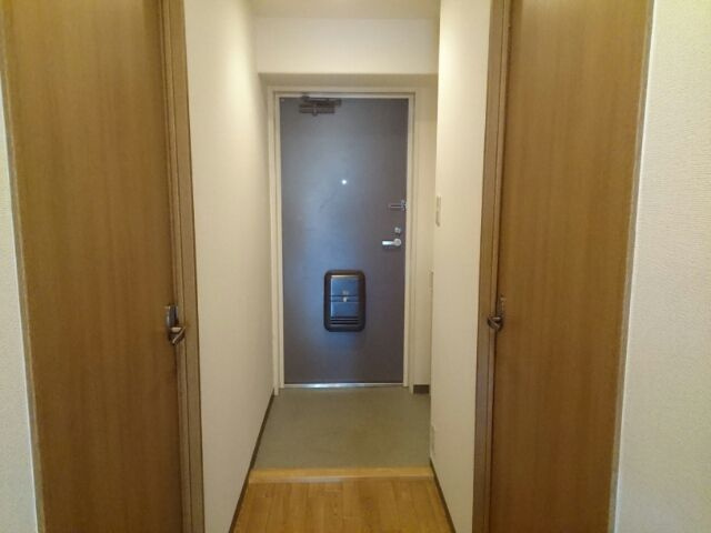 プラージュ浜寺の玄関