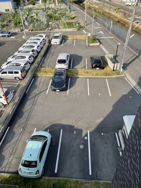 ペガサス34の駐車場