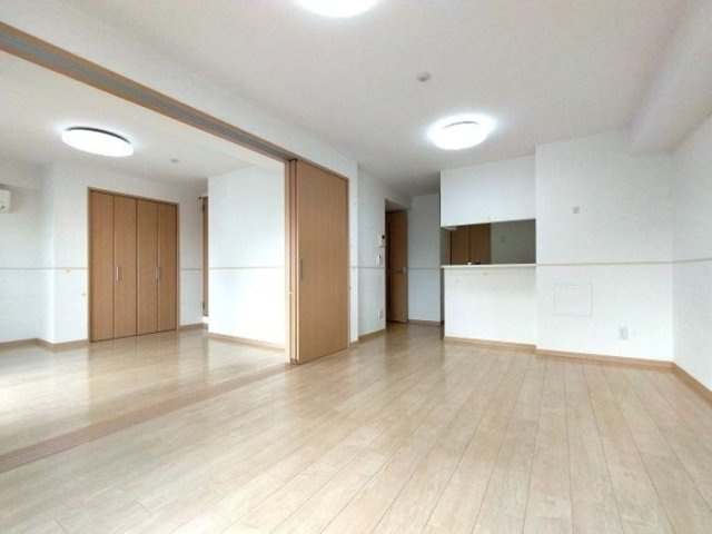 田町ガーデンハイツの居間・リビング
