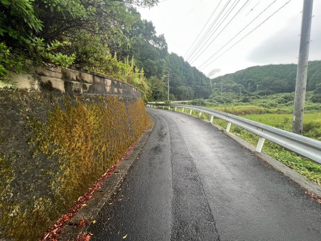  佐世保市鹿町町深江　5LDKの前面道路含む現地写真