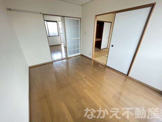 【寝室】 | 広くて明るい寝室