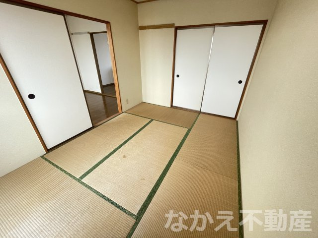 【寝室】 | 広くて明るい寝室