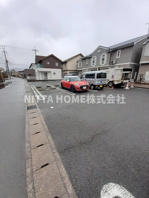 フレイム Bの駐車場|敷地内に駐車場スペースもあります◎