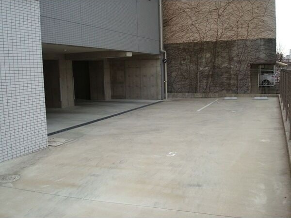 Grance Kotobukiの駐車場
