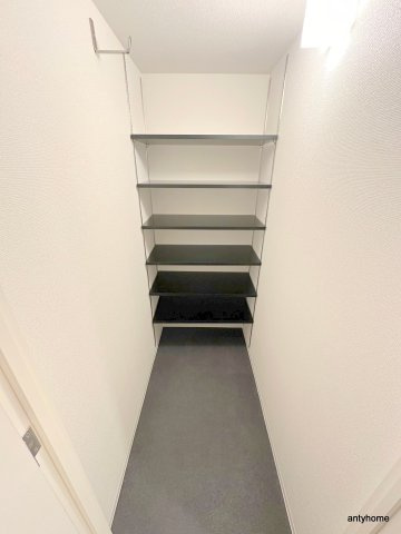 セレニテ本町東リアン　仲介手数料無料の収納