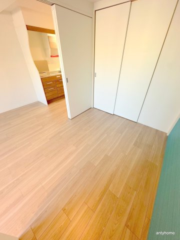 セレニテ本町東リアン　仲介手数料無料の寝室