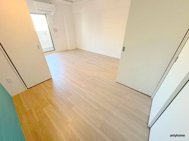 セレニテ本町東リアン　仲介手数料無料の寝室