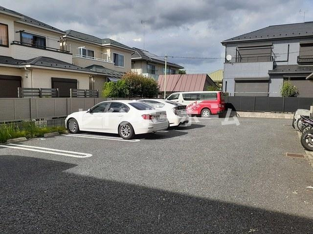 カーサキアーラの駐車場