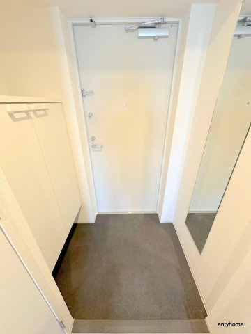 セレニテ本町東リアン　仲介手数料無料の玄関