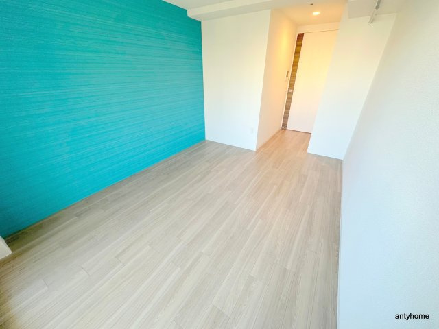 セレニテ本町東リアン　仲介手数料無料の居間・リビング