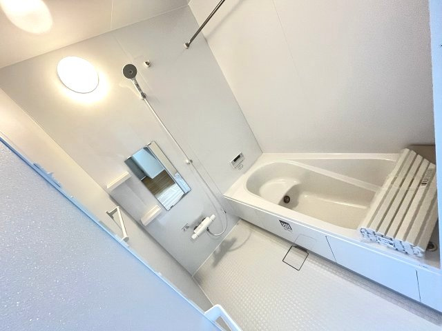 【浴室】 | 糟屋郡須恵町大字植木17期　8号棟（全2棟）【仲介手数料無料・0円】 | 施工例。浴室です。施工例は完成時と異なる場合があります。