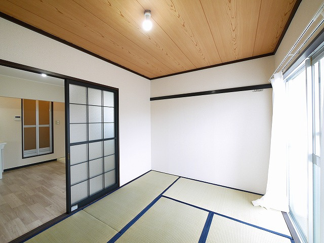 ボヌール菅原町の和室